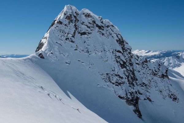 April-HeliSkiing-Revelstoke2-CraigMcGee