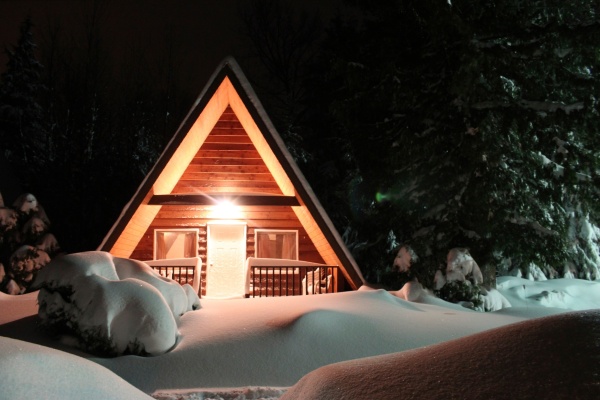 Cabin_in_Winter_-_Email__2_