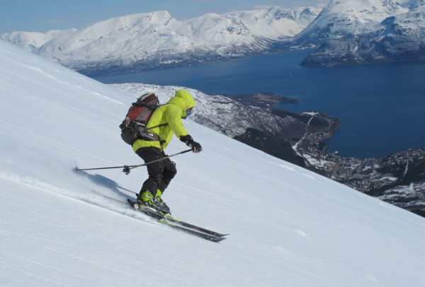 svalbard-artic-sail-&-ski