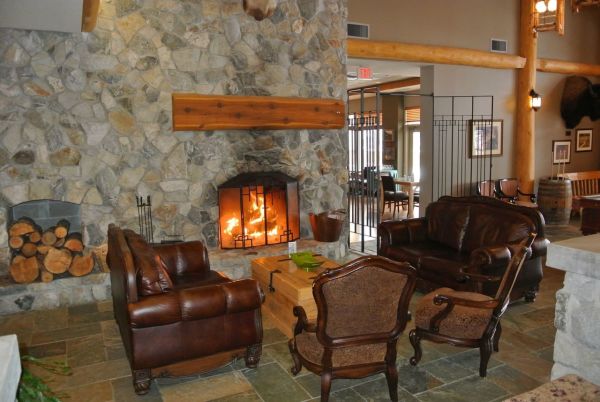 RevelstokeCoastHillcrest1