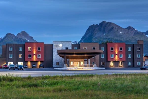 ValdezTotemHotel1
