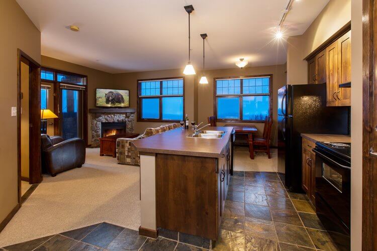 KickingH_Glacier_MountainerLodge3