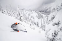 mustang_powder_steep-chutes-skier-sm